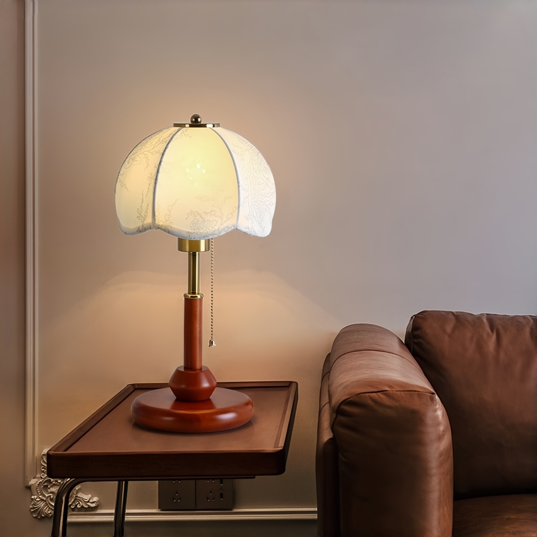 Vintage Scalloped Dome Table L - огляд і ціна Home Decor Lamp