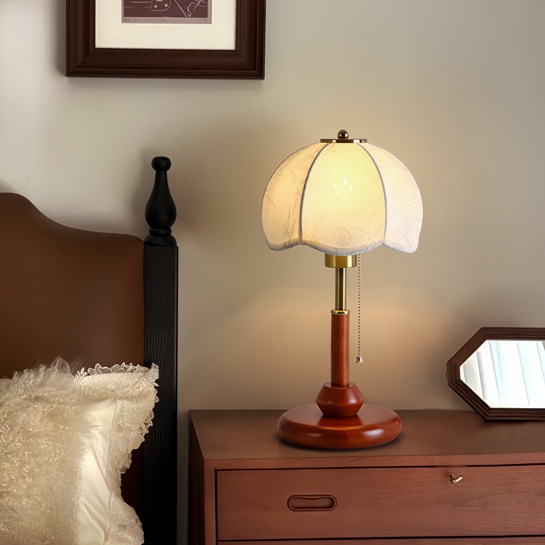 Vintage Scalloped Dome Table L - огляд і ціна Home Decor Lamp